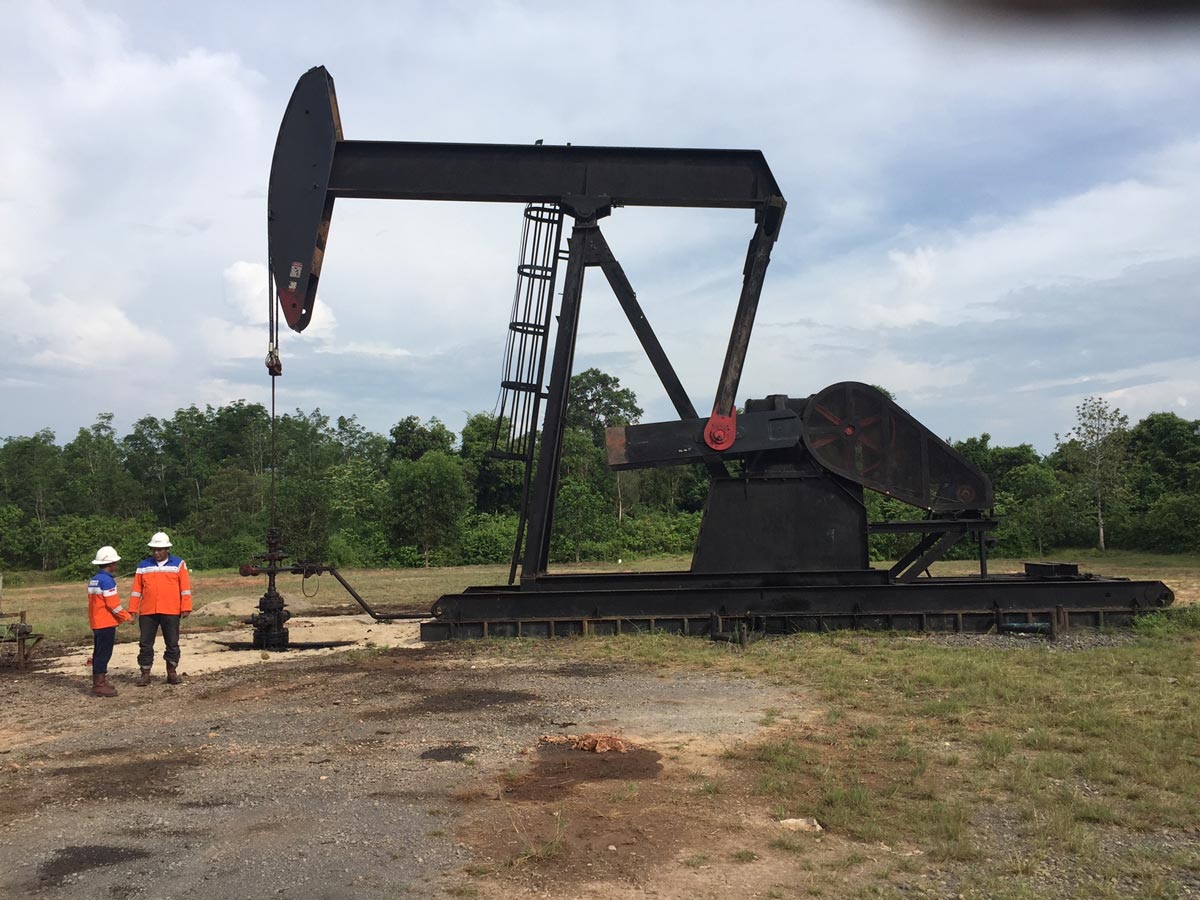 Bass Oil nodding donkey onshore Indonesia Fields